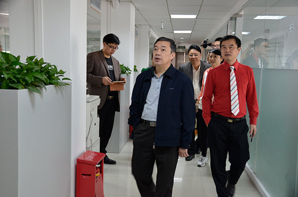 廣西省賀州市陳翼明副市長帶領市政府考察團蒞臨牛商網參觀指導 廣西省賀州市陳翼明副市長帶領市政府考察團蒞臨牛商網參觀指導