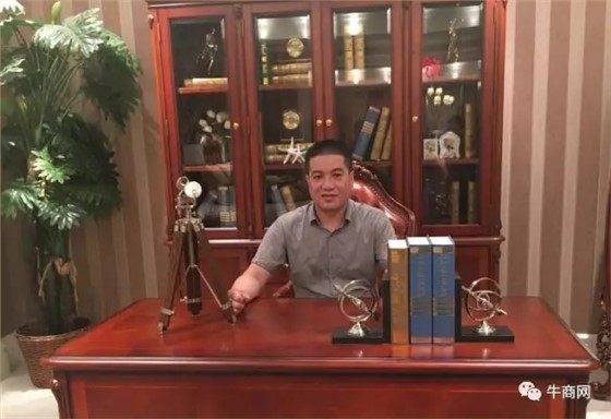 瑯光燈飾總經理 丁正茂 瑯光燈飾總經理 丁正茂